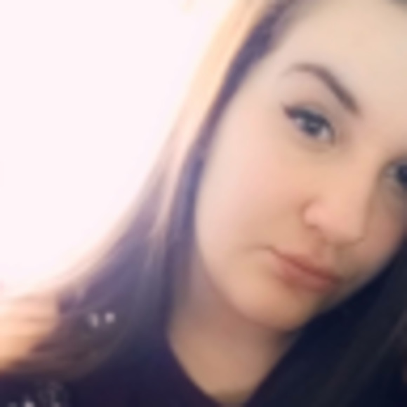 Meet your Posher, Alexis - Picture 1 of 1